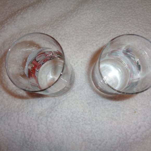 The North Pole Coca-Cola Christmas Vintage Drinking Glasses (set of 2) - Picture 5 of 6